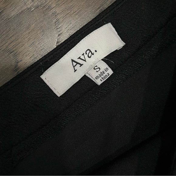 Ava. Pencil Skirt - Picture 6 of 9